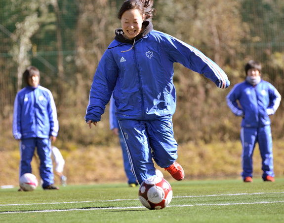 Adidas 日体大女子サッカー部 ウインドブレーカー その３ ジャージ ユニフォーム女子