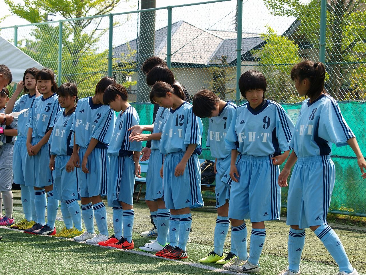 Adidas 女子サッカーユニフォーム ジャージ ユニフォーム女子