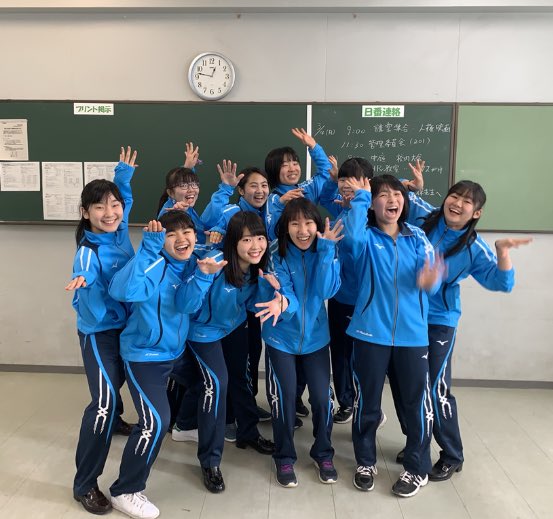 高校女子バレー部 トレーニングウェア ジャージ ユニフォーム女子