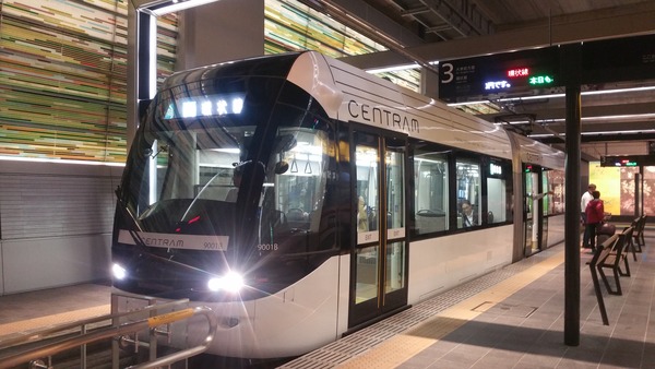 富山市、富山地方鉄道と富山ライトレールの路面電車「南北接続」を2020年3月21日に開業