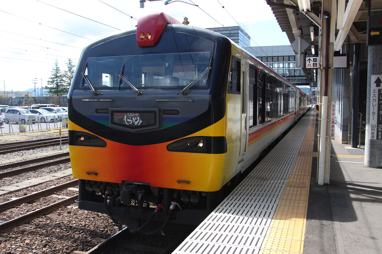 五能線の旅「リゾートしらかみ」【第2回】キハ48形編 : 観光列車アーカイブ