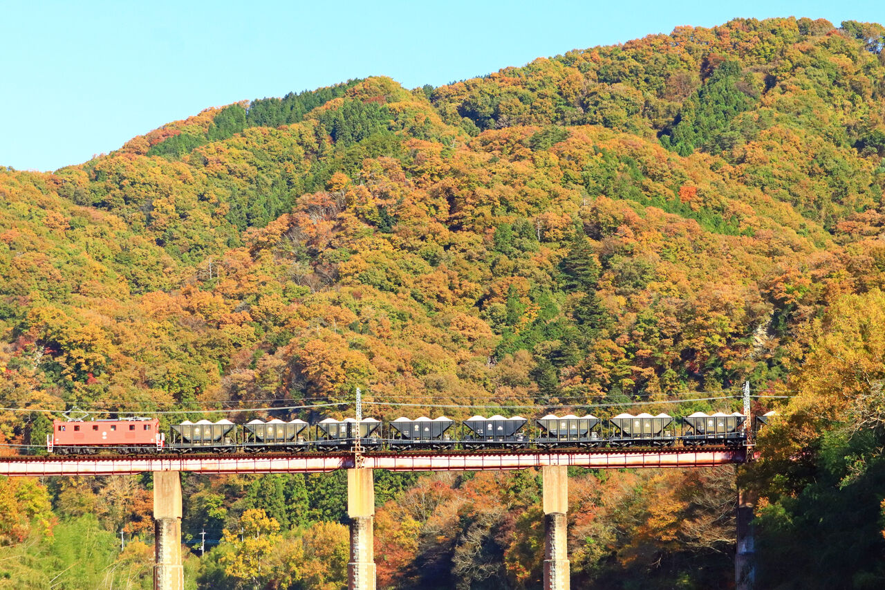 錦秋の長瀞で秩父鉄道を撮影する 快特京王稲田堤の日々の日記 錦秋の長瀞で秩父鉄道を撮影する 快特京王稲田堤の日々の日記