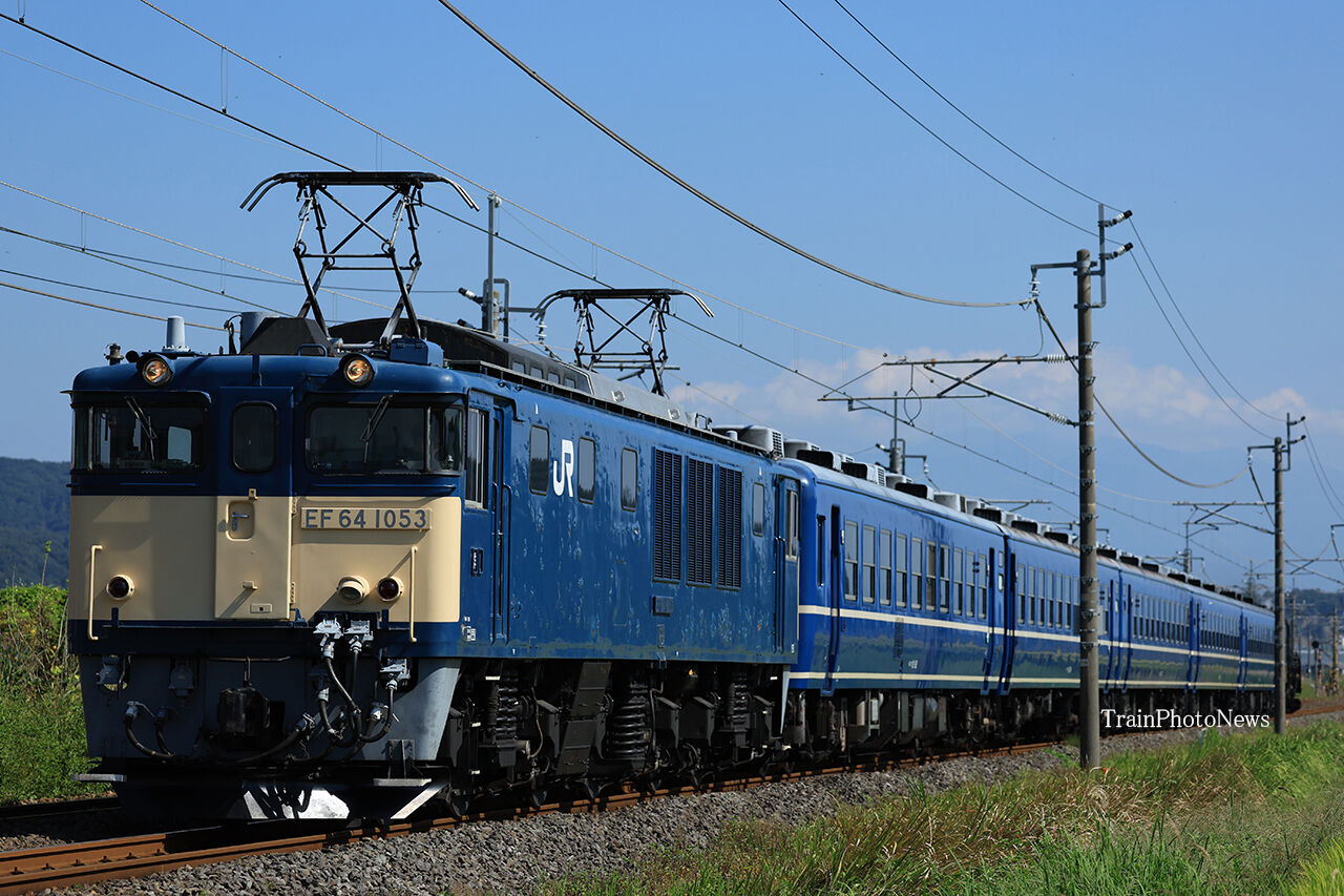 2024/10/02運転 EF64-1053＋12系＋C61-20横川試運転 : TrainPhotoNews