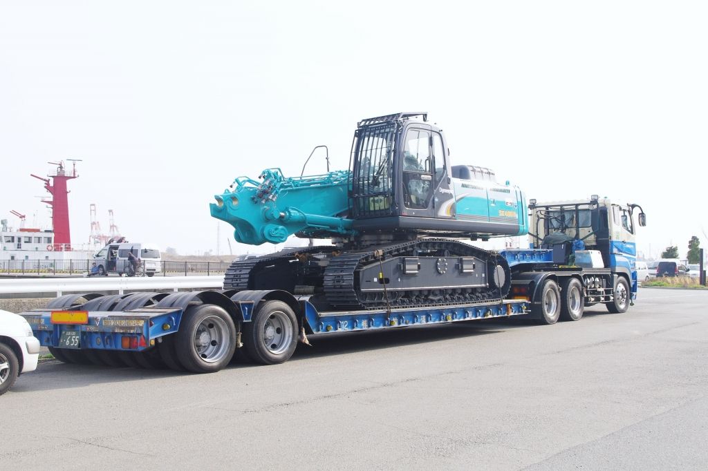 16輪低床トレーラー 重機運搬車