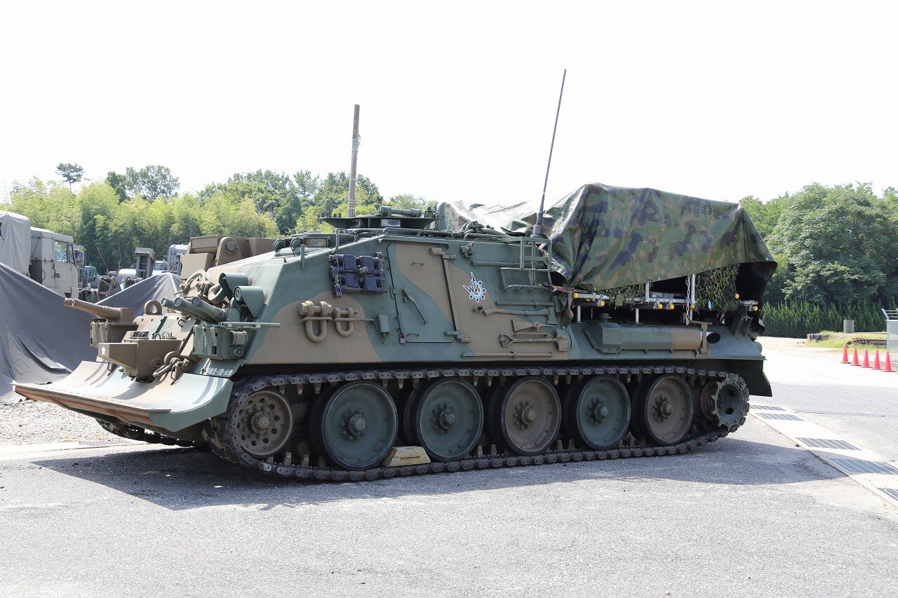 一番の 78式戦車回収車(第10後方支援連隊) エヌティーさんの検修庫 : ミリタリー
