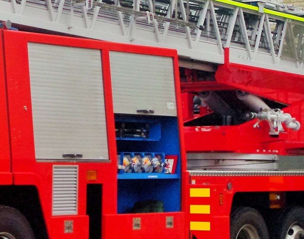 瀬戸市消防本部 はしご車 梯子32 エヌティーさんの検修庫 Trans55