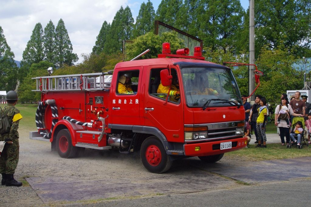 陸上自衛隊 消防車 桂駐屯地 エヌティーさんの検修庫 Trans55