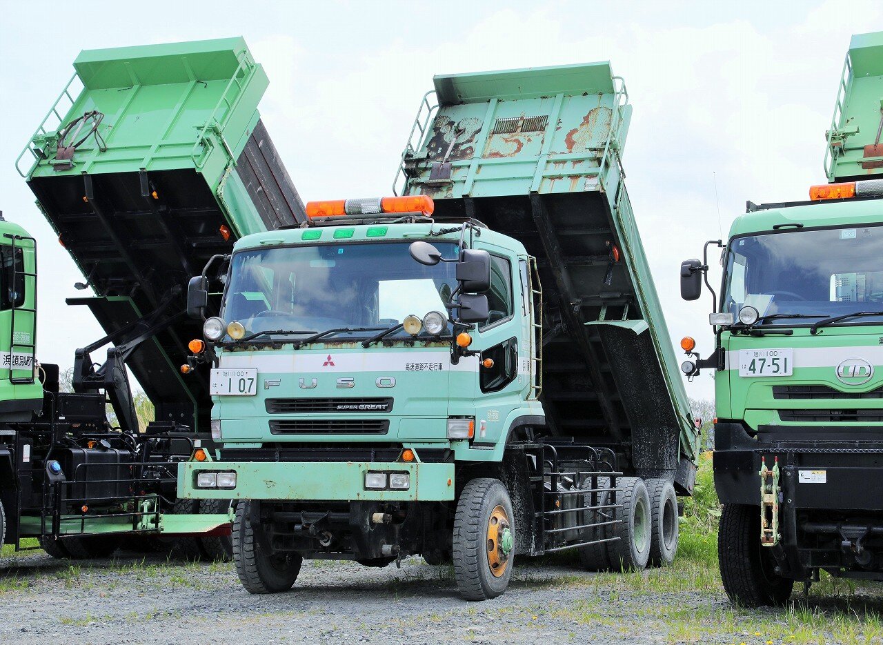浜頓別町 スーパーグレート除雪ダンプ : エヌティーさんの検修庫