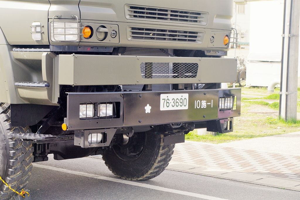 セミトレーラー用新型けん引車 : エヌティーさんの検修庫(trans5885)