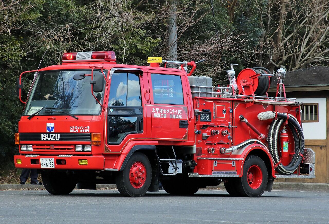 レトロ　消防ポンプ 太平洋セメント 水槽付きポンプ車 : エヌティーさんの検修庫
