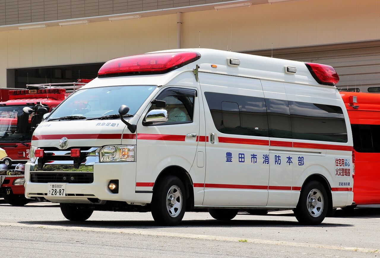 豊田市消防本部 救急車 救急足助1 エヌティーさんの検修庫 Trans55