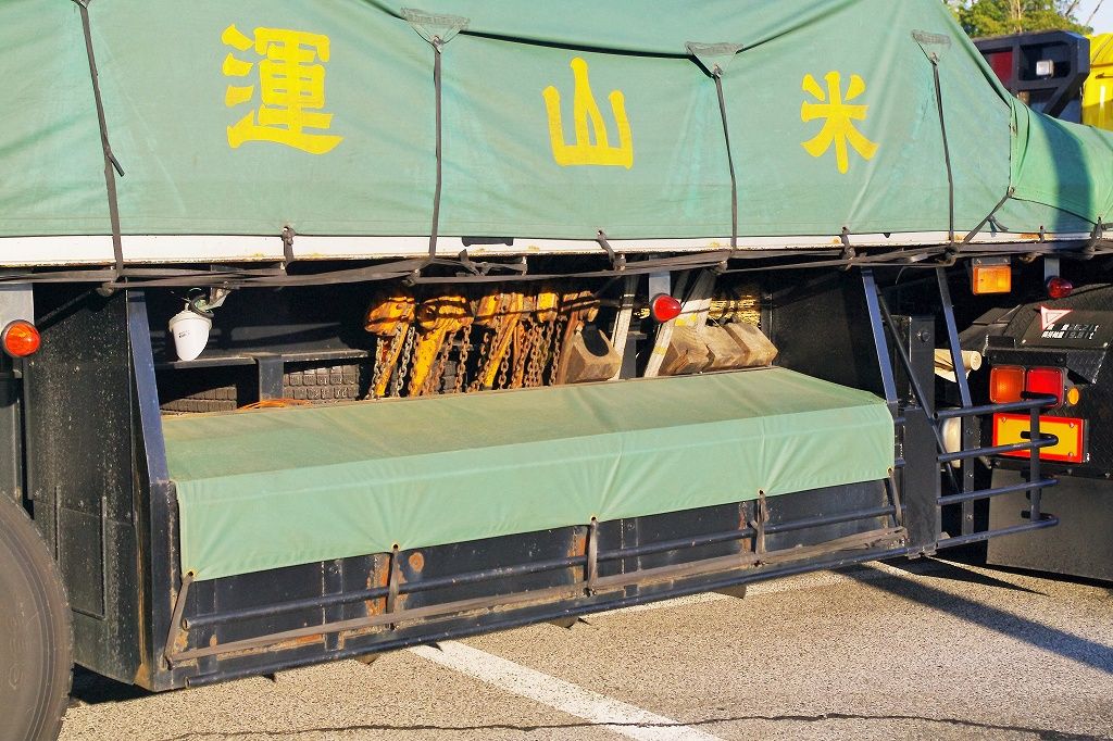 米山運送 平床トレーラー エヌティーさんの検修庫 Trans55
