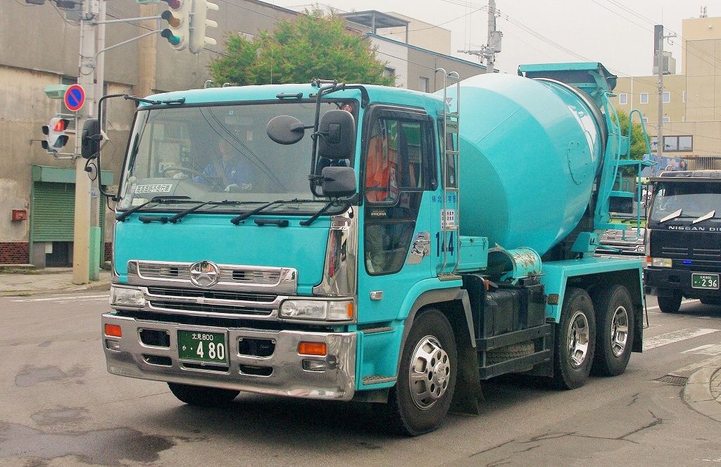 北見宇部 プロフィアミキサー車 : エヌティーさんの検修庫