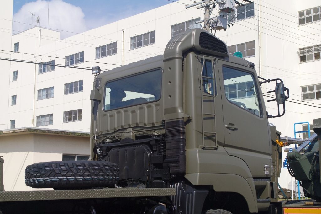 セミトレーラー用新型けん引車 : エヌティーさんの検修庫(trans5885)