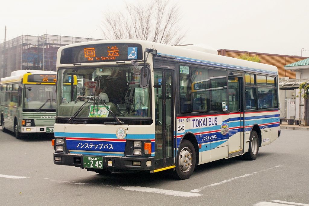 東海バスオレンジシャトル(路線車) 245号車 : エヌティーさんの検修庫