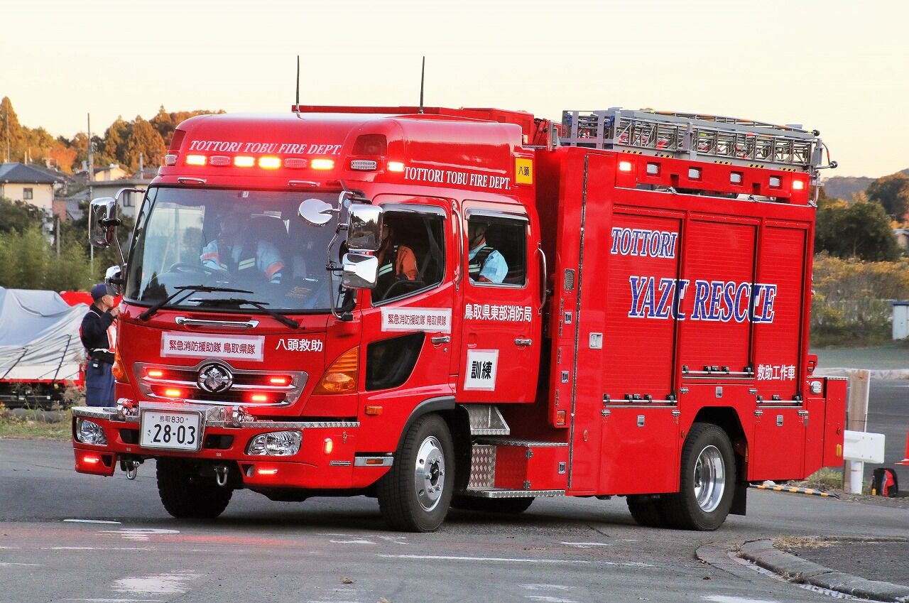 デ*イ様 Nゲージ 消防車 特殊工作車 警視庁特殊救助隊（SRT）で運用されている日野レンジャーが1/43