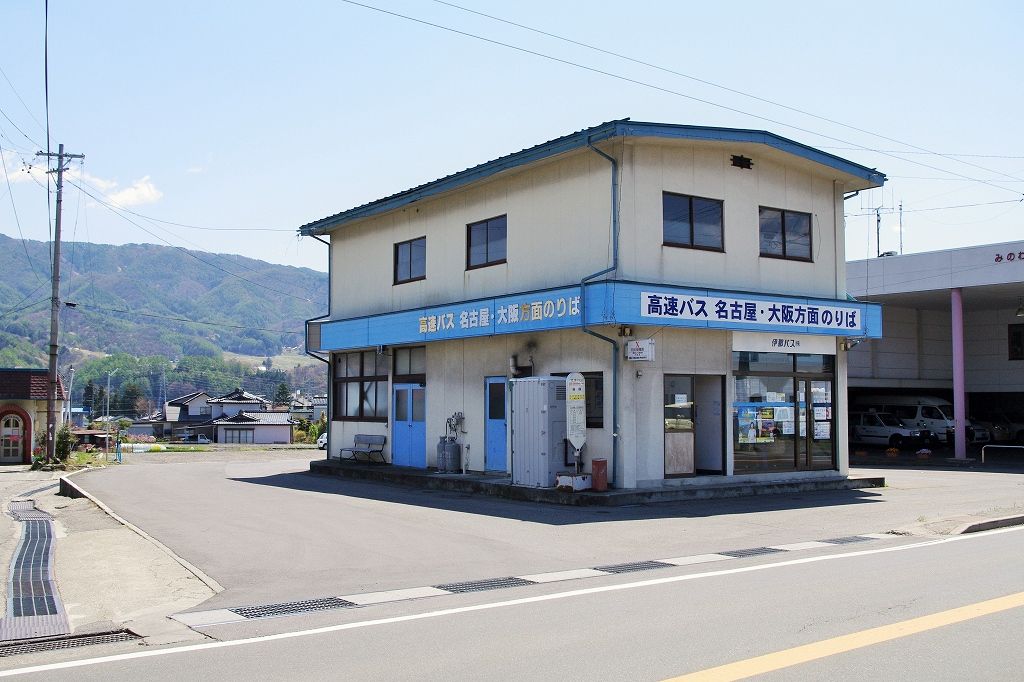 伊那バス 箕輪営業所 : エヌティーさんの検修庫(trans5885)