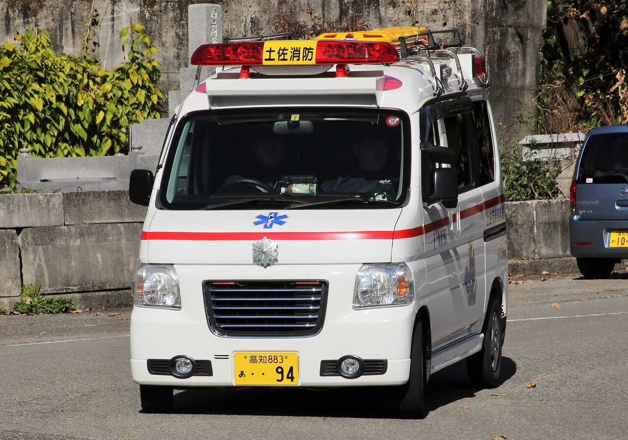 救急車4 山岳対応用特殊救急車 東京消防庁 | 消防・レスキューの専門サイト「J