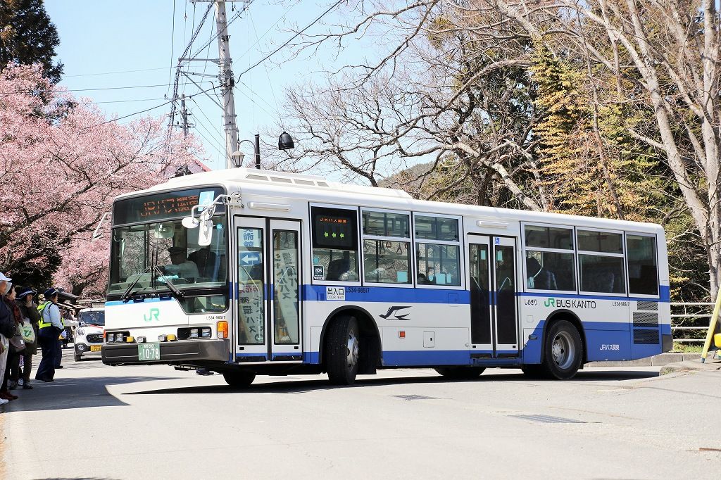 高遠さくら祭りシャトルバス2019 : エヌティーさんの検修庫