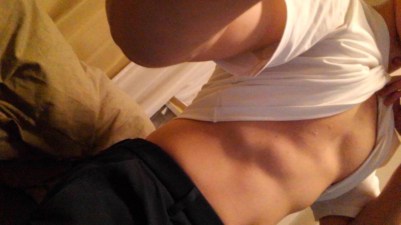 さっき 筋トレしたら女みたいな尻になった ってスレ立てた者やけど ホモお断り ホモスレ速報