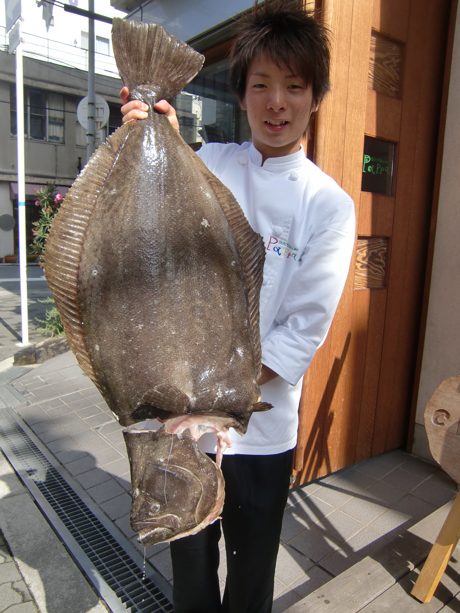 北海道産デッカイ天然平目12 5kg Pappaのお魚ブログ 北海道産デッカイ天然平目12 5kg Pappaのお魚ブログ