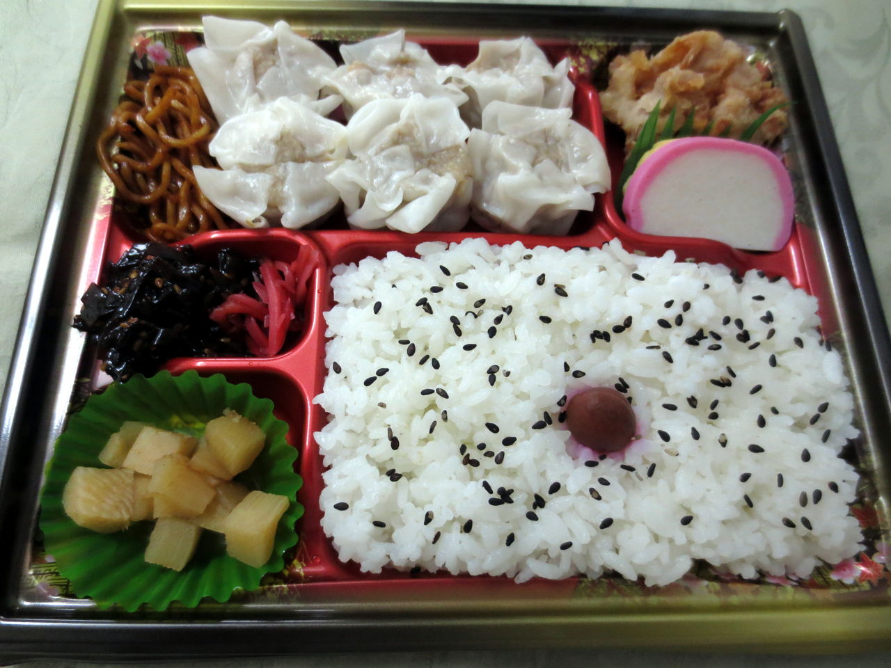 イオンのシュウマイ弁当 旅とグルメのひとり言