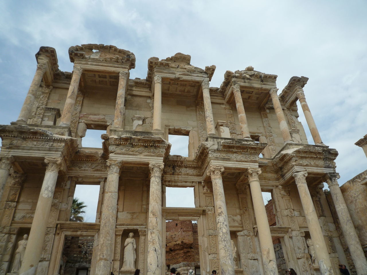 トルコ旅行 その３ トルコ最大のローマ遺跡 エフェソス遺跡 ひまがあれば海外 女子一人旅