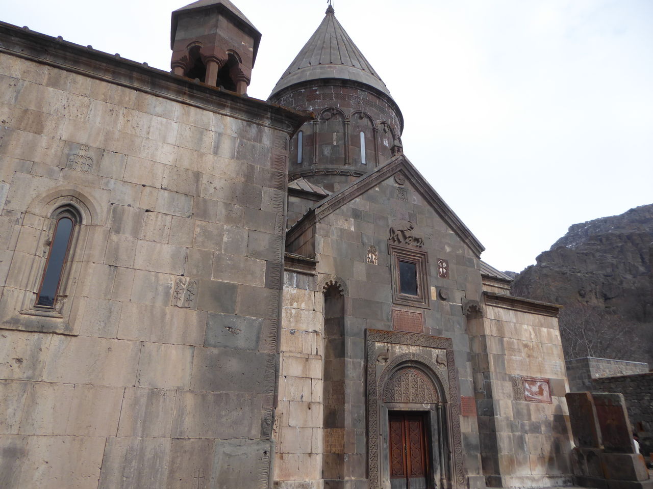 コーカサス旅行 その58 世界遺産ゲガルド修道院。 : ひまが コーカサス旅行 その58 世界遺産ゲガルド修道院。 : ひまが