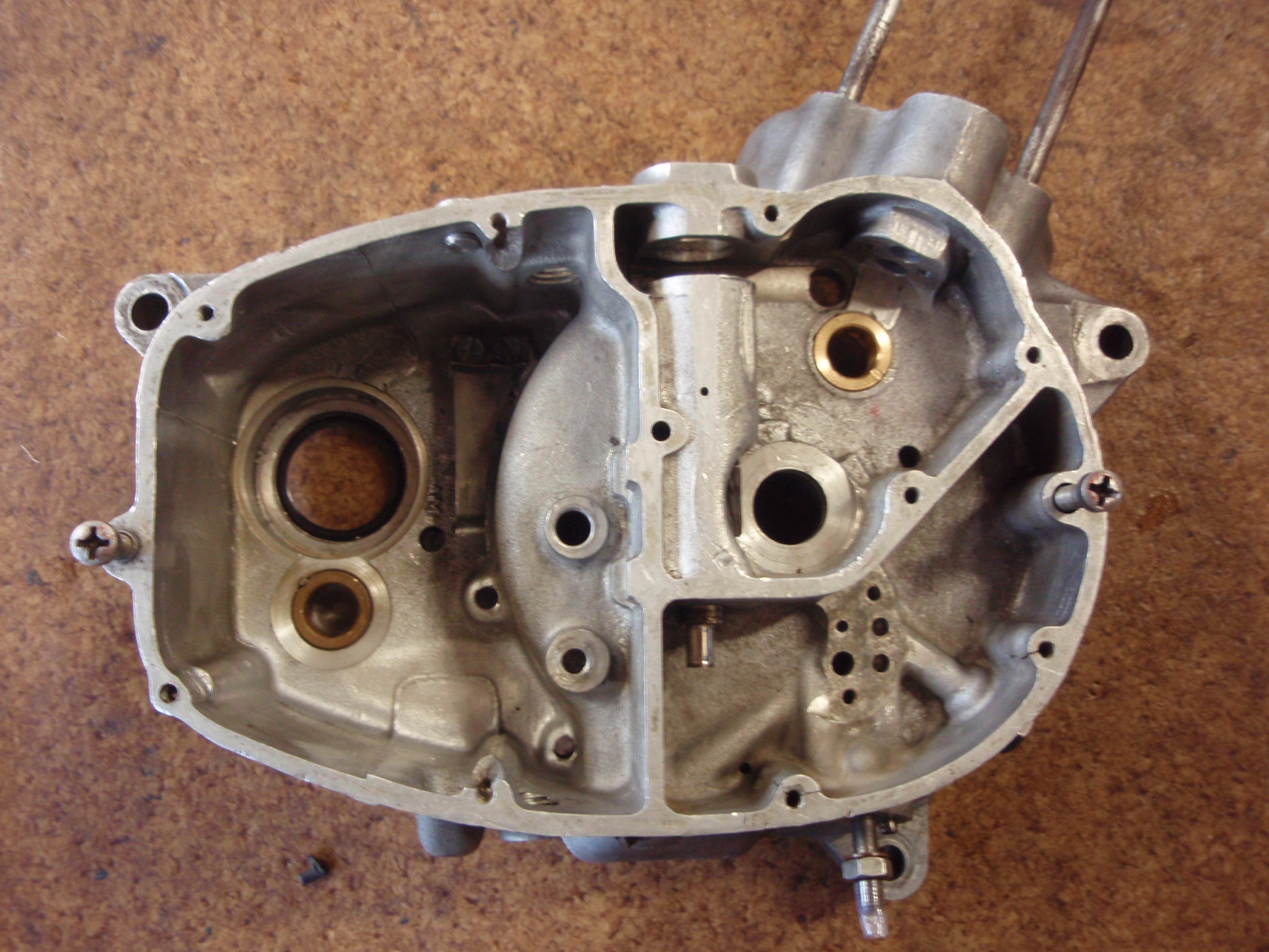 トライアンフ タイガーカブ クランクケースの修理です