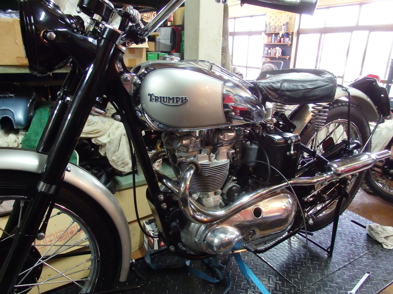 1954年トライアンフTR5合宿スクール8回目初日 