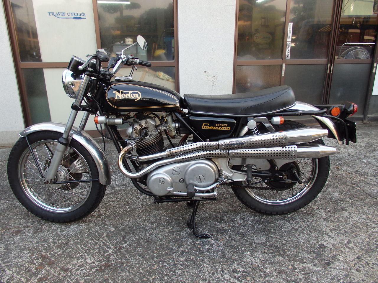 委託販売 1974年ノートンコマンド850。 : TRAVIS 