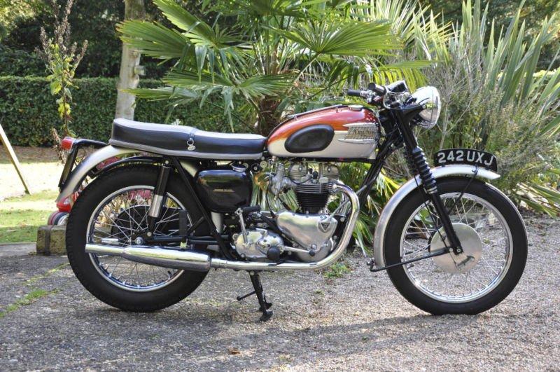 【Nori-Nori 様】トライアンフ　5t 6t T110 ダブルシート 想像力の欠如はダメです。 : TRAVIS CYCLES