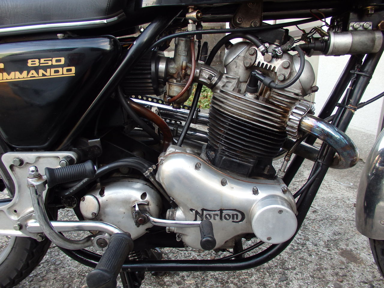 委託販売 1974年ノートンコマンド850。 : TRAVIS 