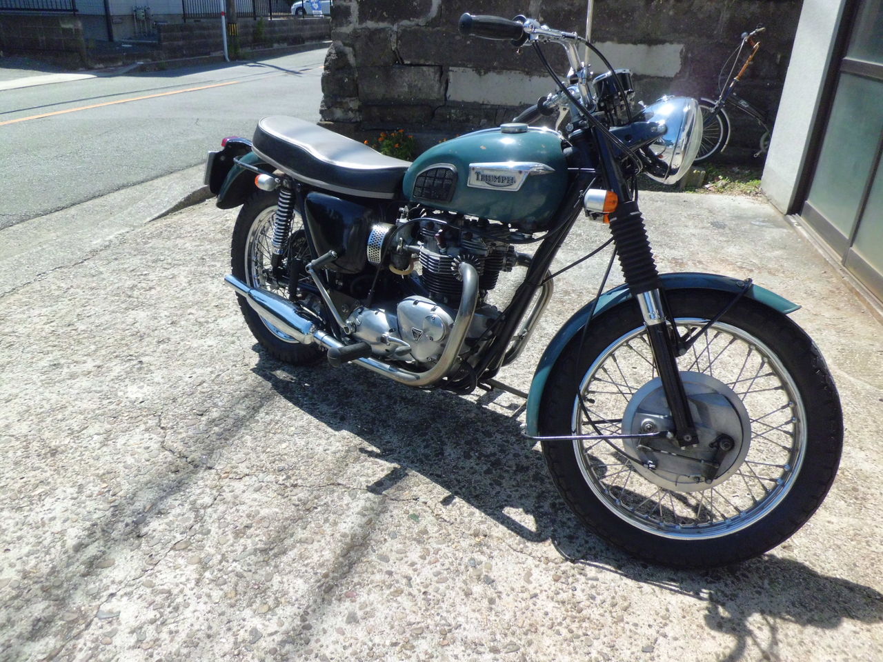 熊本の若者にトライアンフ。 : TRAVIS CYCLES 