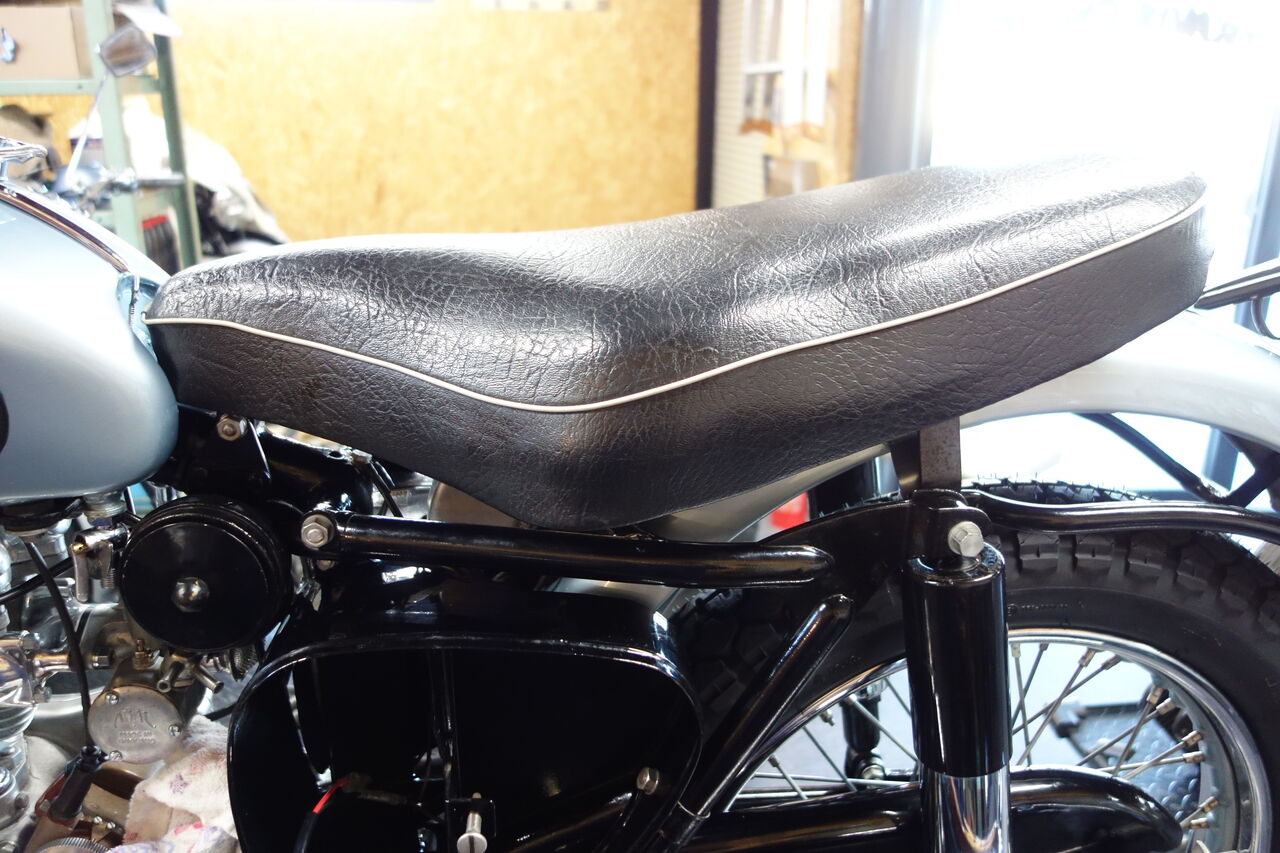 トライアンフ TR6 純正タンク トライアンフTR6 純正タンク
