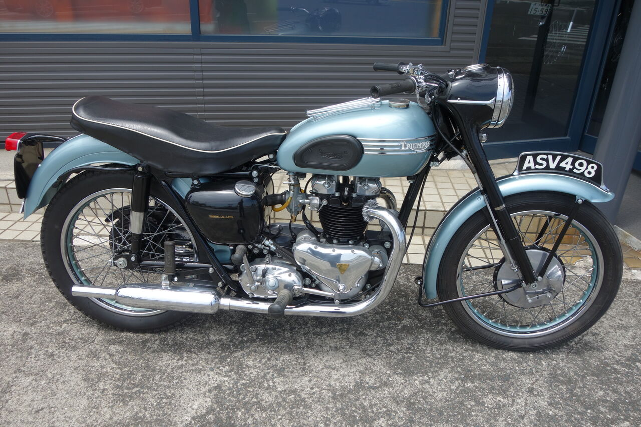 英国より1955年トライアンフT110が到着。 : TRAVIS 