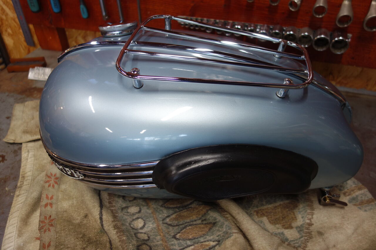 トライアンフTR6 純正タンク
