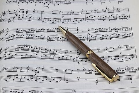 sheet-music-4121936__340