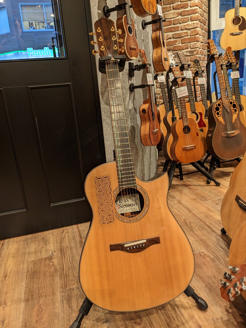 【秋のカスタムギター祭！】ア◯ディ・ティモ◯ズもびっくり！即戦力 カスタムギター 秋のカスタムギター祭！】ア◯ディ・ティモ◯ズもびっくり！即戦力