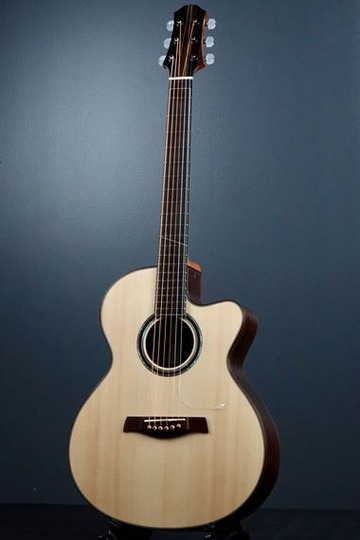 Sunami Guitars OM cutaway custom【試奏レビュー】 : 木の温もりを鉄