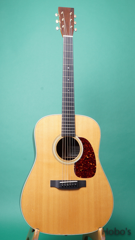 SAKATA GUITARS D-28M & D-28B【試奏レビュー】 : 木の温もりを