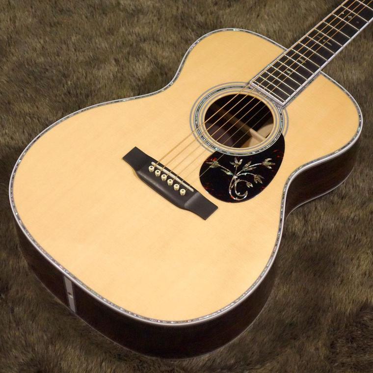 Martin 000とOMの違い : 木の温もりを鉄弦にのせて