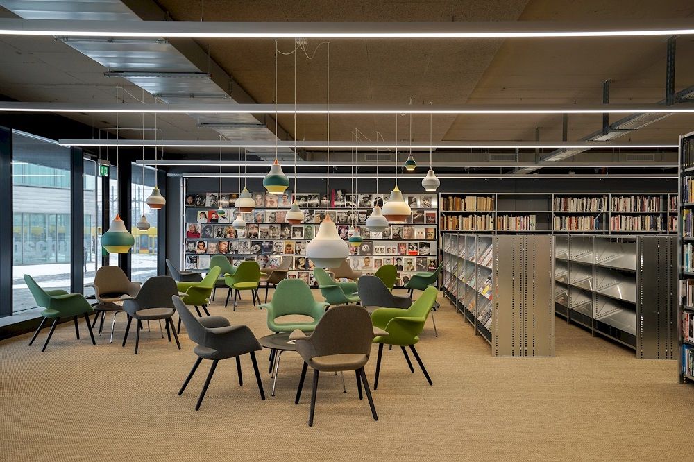 倉庫をリノベーションして図書館に 広島市の北欧インテリアショップ 広島の北欧インテリア スラップモブラー 倉庫をリノベーションして図書館に 広島市の北欧インテリアショップ 広島の北欧インテリア スラップモブラー