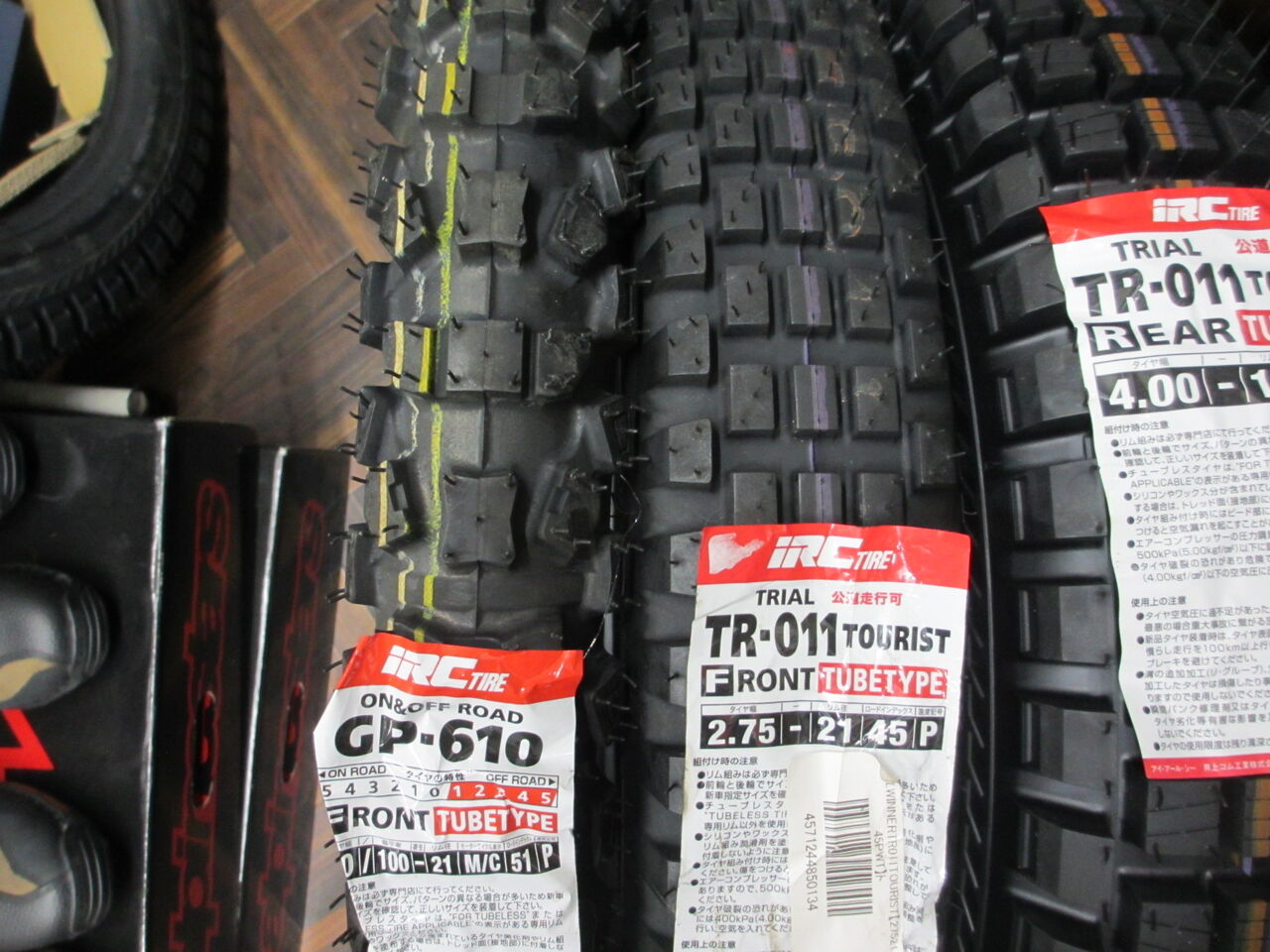 IRCタイヤTR-011ツーリスト4.00-18 XR230R セロー250 名 【公式通販】