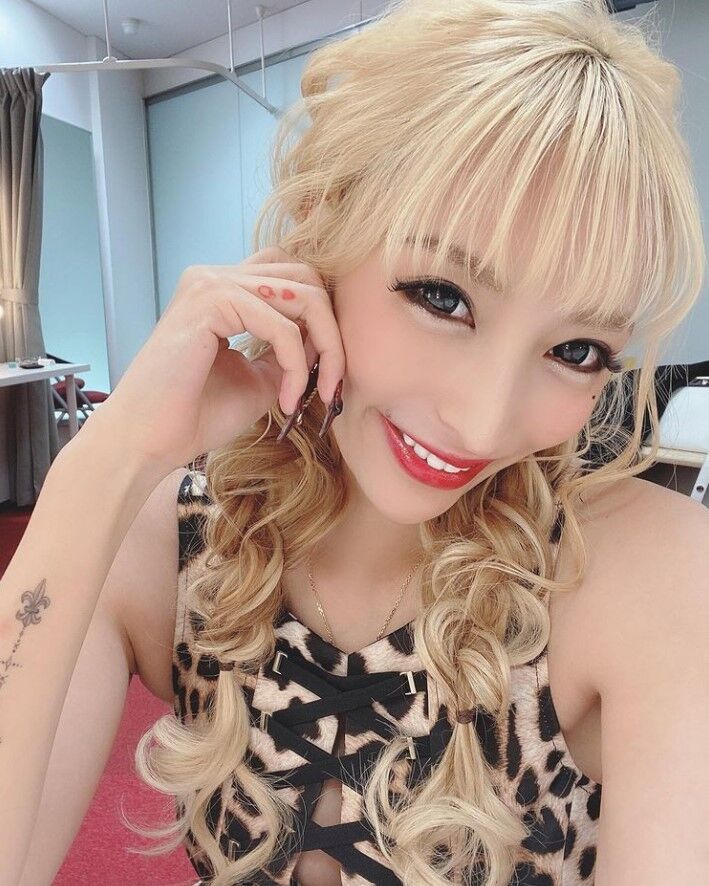 【衝撃】加藤紗里「ついに全身タトゥー」背中にヤモリ 足や腕 お尻も 速報トレンドカフェ 【衝撃】加藤紗里「ついに全身タトゥー」背中にヤモリ 足や腕 お尻も 速報トレンドカフェ