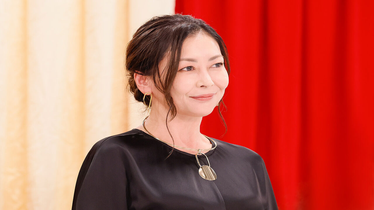 『中山美穂』54歳のホンネ「老眼ひどい」
