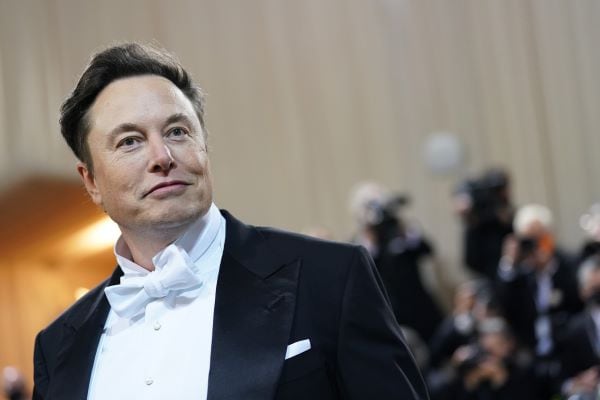 『イーロンマスク』ツイッターの「トップを退くべき」との回答が全体の過半数