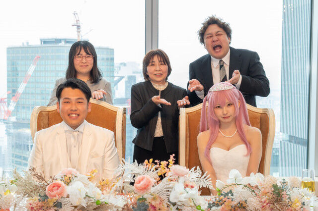 『えなこ＆ ダブルヒガシ・東』結婚報告！ ウエディング写真にフォロワー騒然「ビビった」