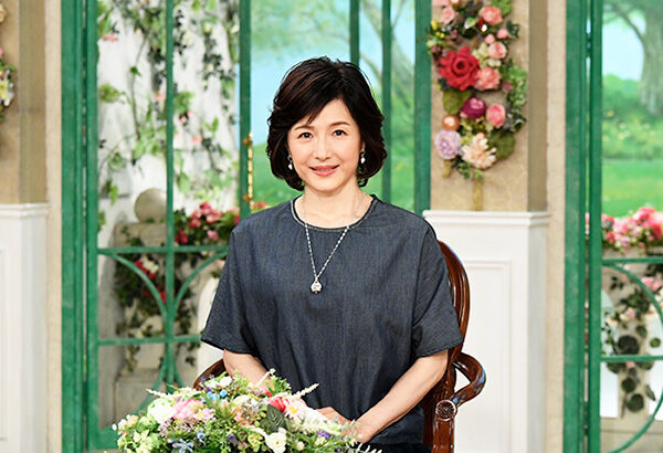 『水野真紀』「旅サラダ」全身ブラックの旅ファッションで晩秋の鳥取旅