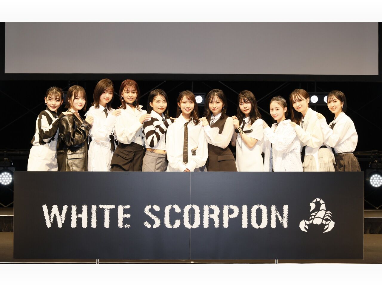 『WHITE SCORPION』秋元康プロデュースの新アイドルグループ誕生！